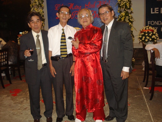 3 ong - O. V Phoi.JPG